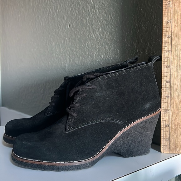 White Mountain black suede tie wedge bootie Sz 8 - Picture 6 of 6